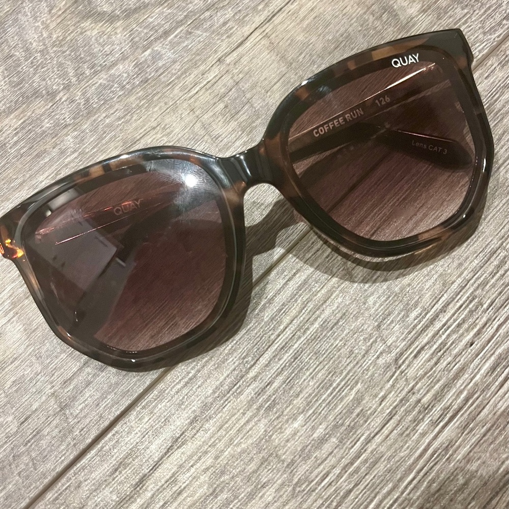 Quay Sunglasses - Coffee Run